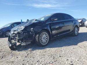 Ford Focus TITANIUM 2.0L 4 2013