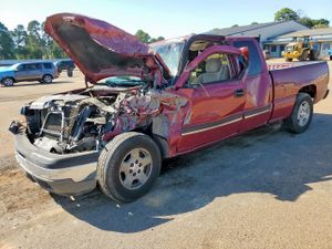 Chevrolet Silverado 1500 C1500 4.8L 8 2005