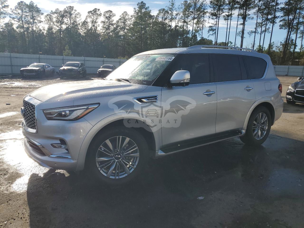 Infiniti QX80 LUXE 5.6L  8 2021