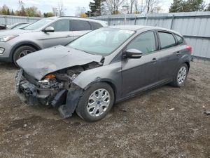 Ford Focus SE 2.0L 4 2014