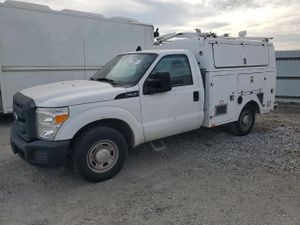 Ford F-350 SUPER DUTY 6.2L 8 2013