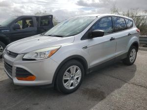 Ford Escape S 2.5L 4 2015