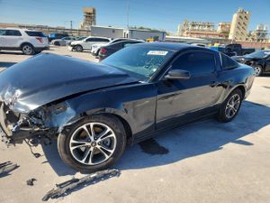 Ford Mustang 3.7L 6 2013