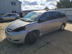 Toyota Sienna CE 3.5L 6 2008