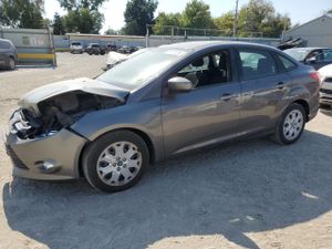 Ford Focus SE 2.0L 4 2012