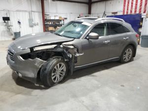 Infiniti QX70 3.7L 6 2015