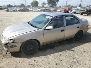 Toyota Corolla CE 1.8L 4 2001