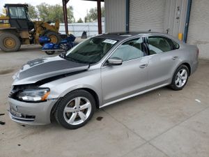 Volkswagen Passat SEL 2.0L 4 2013