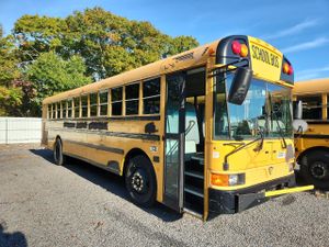 IC Corporation RE Series RE 7.6L 6 2013