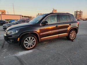 Volkswagen Tiguan S 2.0L 4 2014