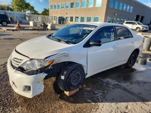 Toyota Corolla BASE 1.8L 4 2013