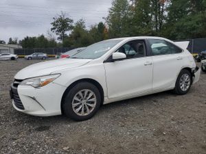 Toyota Camry LE 2.5L 4 2015