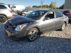Nissan Altima SR 3.5L 6 2010