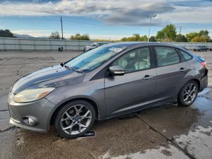 Ford Focus SE 2.0L 4 2014