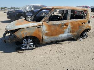 Kia Soul + 2.0L 4 2015