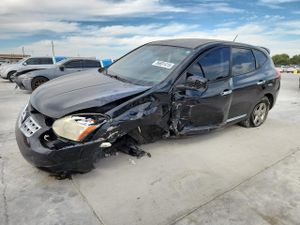 Nissan Rogue S 2.5L 4 2013