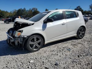Chevrolet Aveo (Sonic) RS 1.4L 4 2015