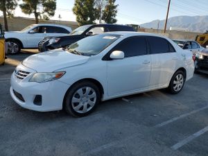 Toyota Corolla BASE 1.8L 4 2013