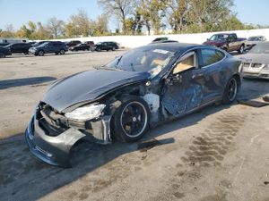 Tesla Model S 2014