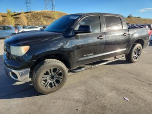 Toyota Tundra CREWMAX SR5 5.7L 8 2013