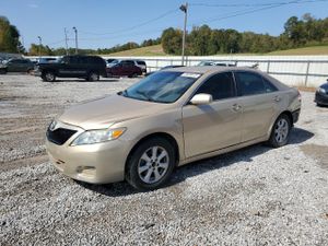 Toyota Camry BASE 2.5L 4 2011