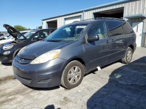 Toyota Sienna CE 3.5L 6 2009