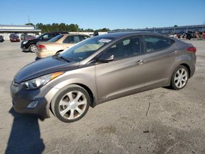 Hyundai Elantra GLS 1.8L 4 2013