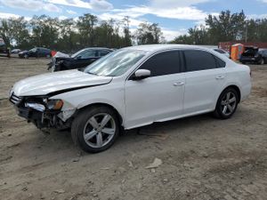 Volkswagen Passat S 1.8L 4 2014