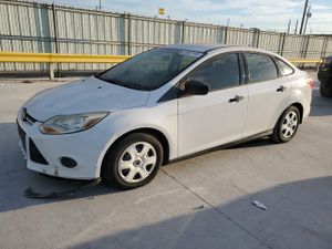 Ford Focus S 2.0L 4 2013