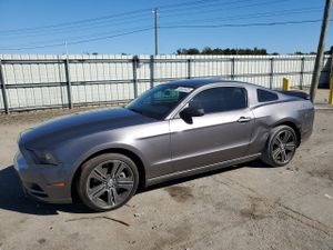 Ford Mustang 3.7L 6 2013