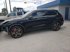 Porsche Cayenne TURBO 4.8L 8 2012