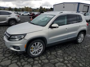 Volkswagen Tiguan S 2.0L 4 2012
