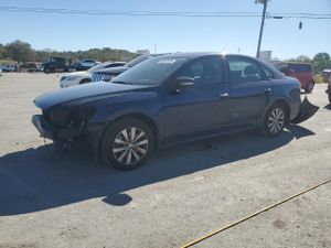 Volkswagen Passat S 2.5L 5 2013