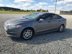 Ford Fusion SE 2.5L 4 2013