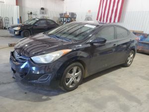 Hyundai Elantra GLS 1.8L 4 2013