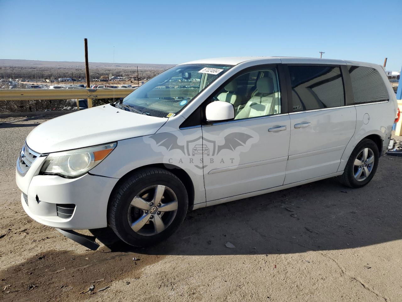 Volkswagen Routan SE 3.8L  6 2010