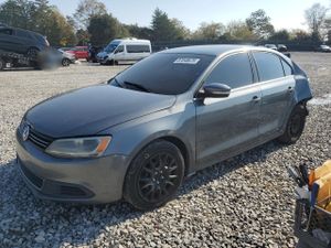 Volkswagen Jetta SE 2.5L 5 2013