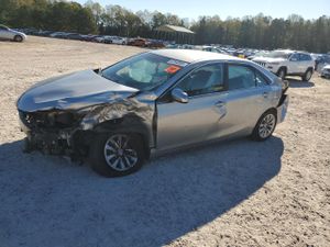 Toyota Camry LE 2.5L 4 2015