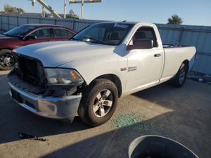 RAM 1500 ST 5.7L 8 2015