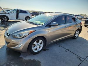 Hyundai Elantra GLS 1.8L 4 2013