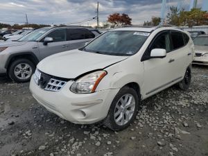 Nissan Rogue S 2.5L 4 2013