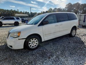 Chrysler Town & Country LX 3.3L 6 2010