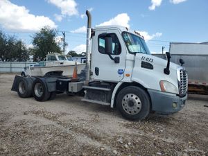 Freightliner Cascadia 12.8L 6 2015