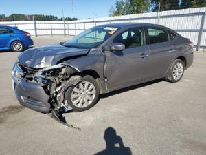 Nissan Sentra S 1.8L 4 2015