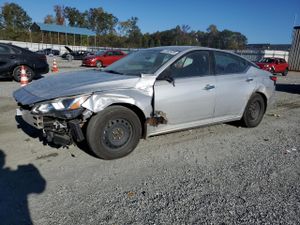 Nissan Altima S 2.5L 4 2020