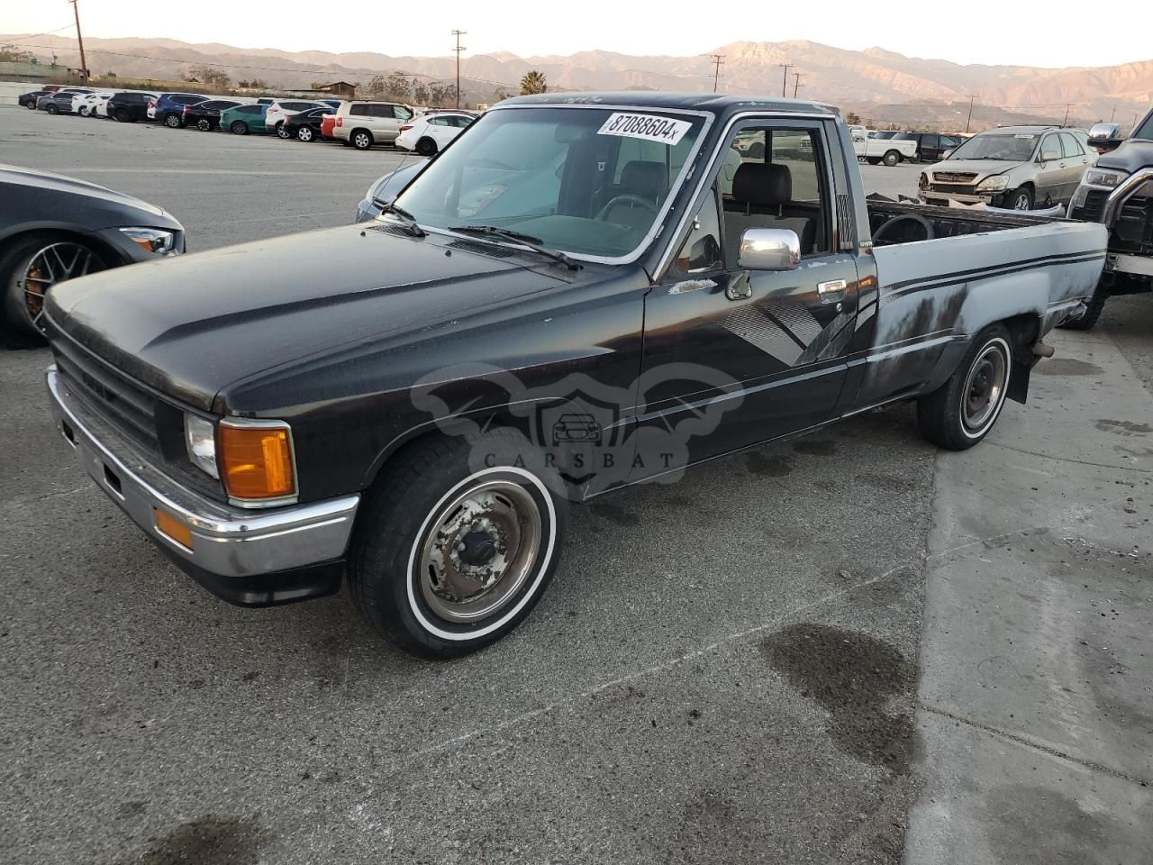 Toyota Hilux 1/2 TON RN55 DLX 2.4L 4 1988
