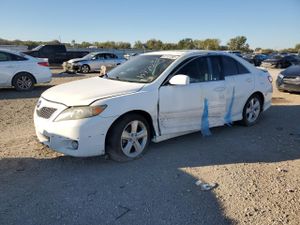 Toyota Camry BASE 2.5L 4 2011