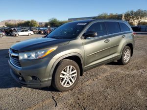 Toyota Highlander LE 3.5L 6 2014