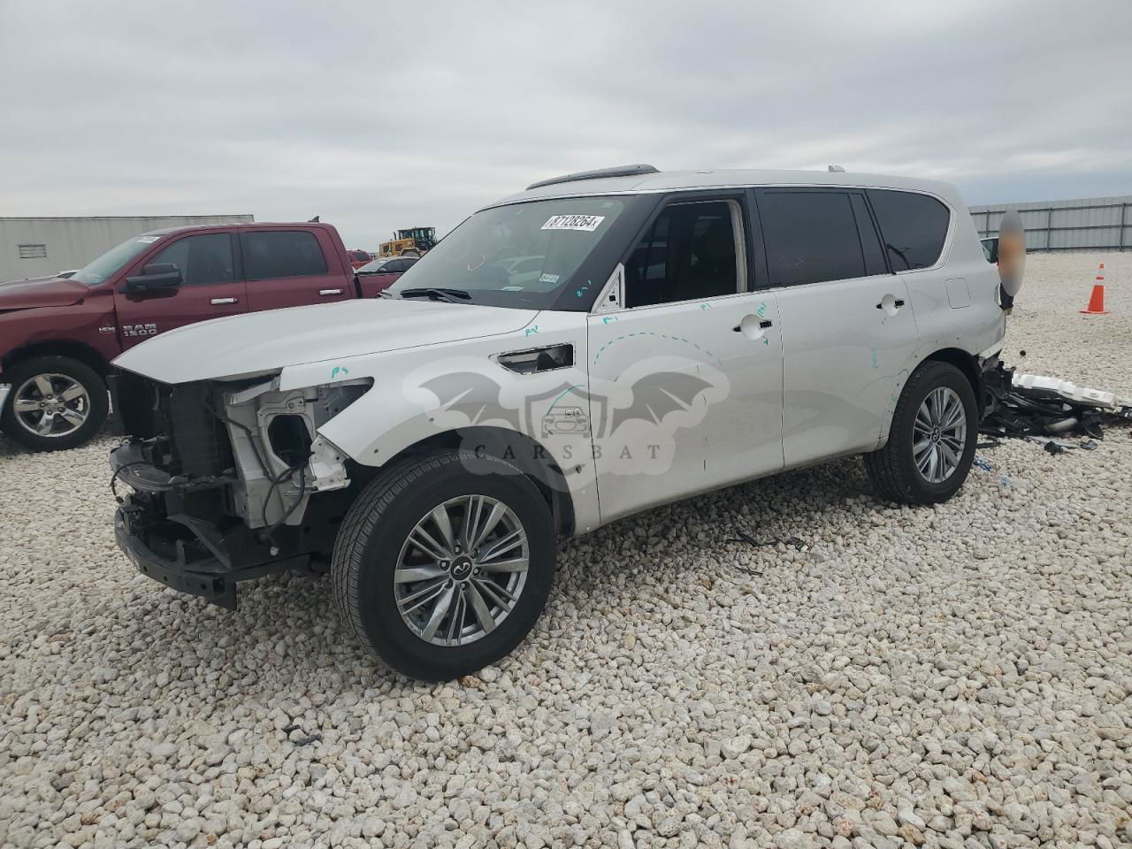 Infiniti QX80 LUXE 5.6L  8 2020