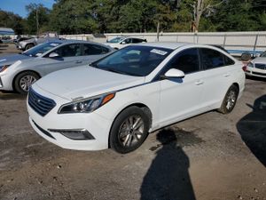 Hyundai Sonata SE 2.4L 4 2015